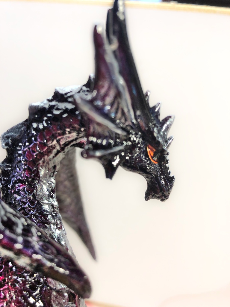 Grand dragon violet avec cristaux
