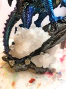 Grand dragon bleu avec cristaux